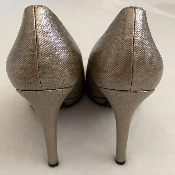 Stuart Weitzman | Textured Round Toe Slight Platform High Heels N W53907 (9 M) - Picture 6 of 15